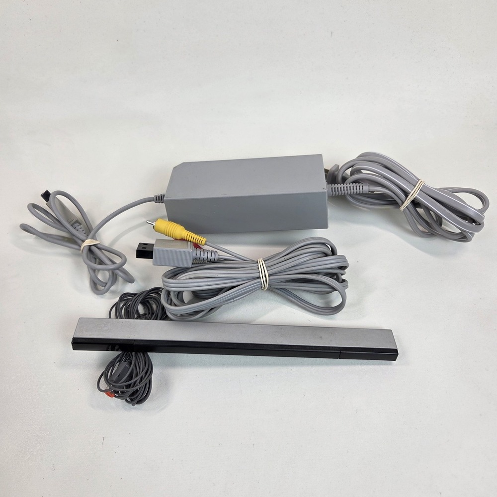 Nintendo Wii Console Bundle RVL-001 With‎ 4 Games Tested Works No Controller - Picture 9 of 12